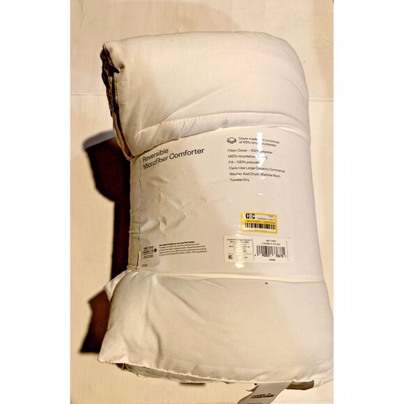 Room Essentials Twin XL Comforter Blanket Reversible  White/gray (SEE PHOTOS) - Picture 2 of 2